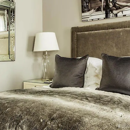 St. Petersbourg - Small Luxury Of The World