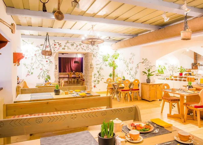 St. Petersbourg - Small Luxury Of The World