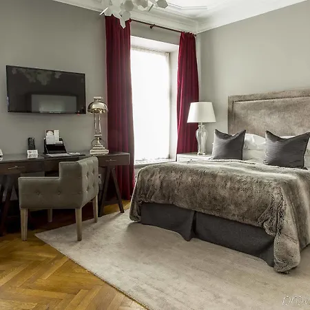 St. Petersbourg - Small Luxury Of The World