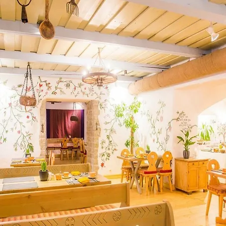 St. Petersbourg - Small Luxury Of The World Готель 5*